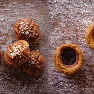 Kanelbullar och Hallongrottor från Kulturbageriet